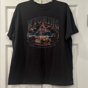 Fifth Sun Black “Wyoming” Graphic T-Shirt size XXL